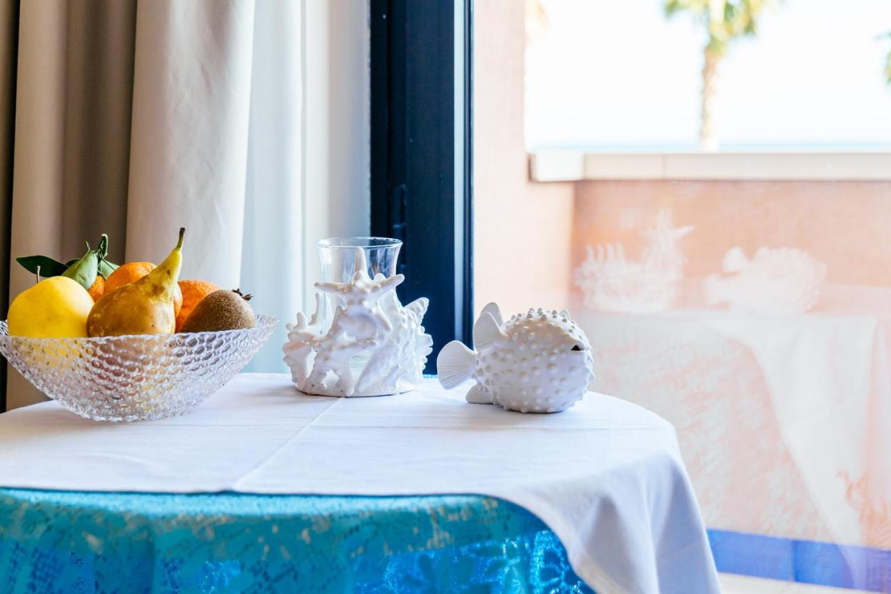 Palm Beach Club Hotel Кастельдачча Экстерьер фото